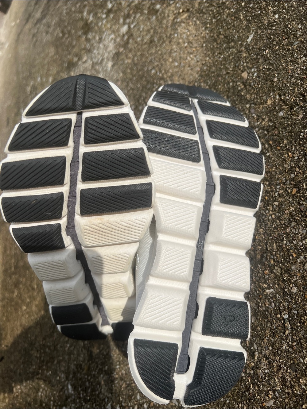 On Cloud X 3 Athletic Shoes - Picture 9 of 10
